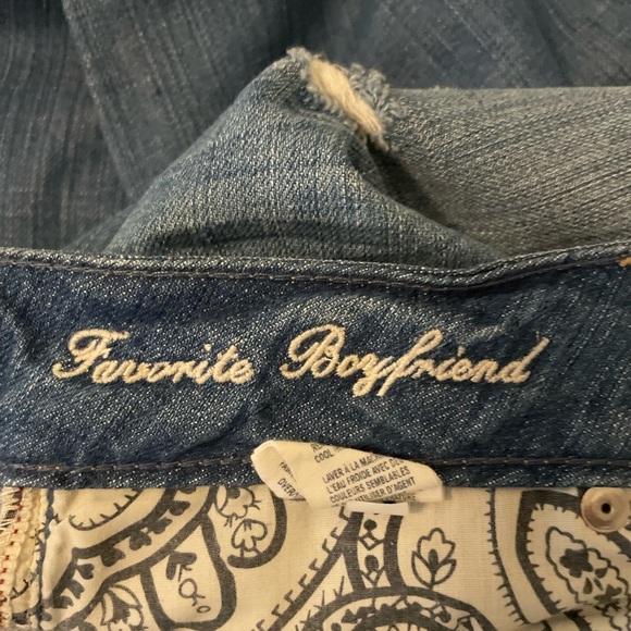 American Eagle Distressed Favorite Boyfriend Jean Medium Wash Size 6 - Picture 15 of 16